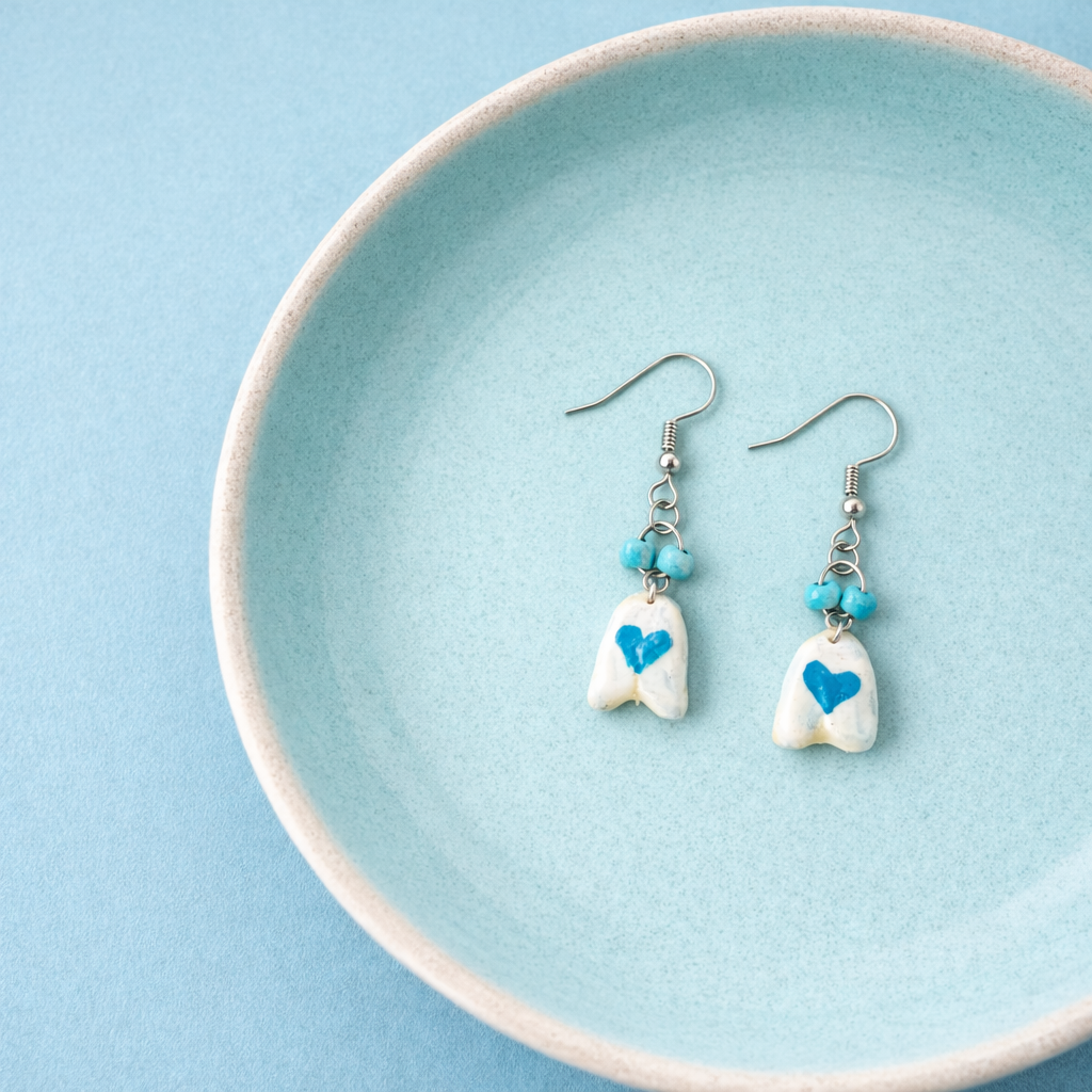 A small fish - White - Image 3